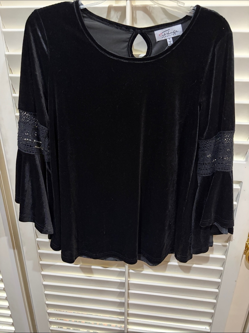 Fringe Benefits Black Velvet Bell-Sleeve Tunic with Lace Insets. S NWOT